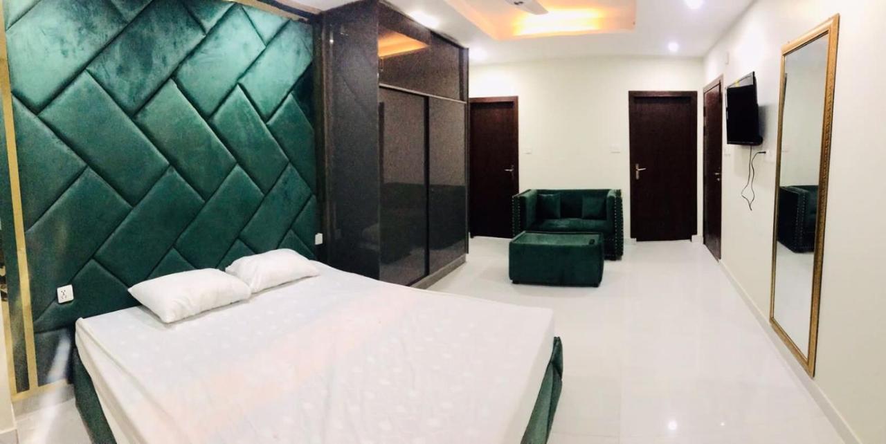 Готель Premier Heights Jhelum Екстер'єр фото