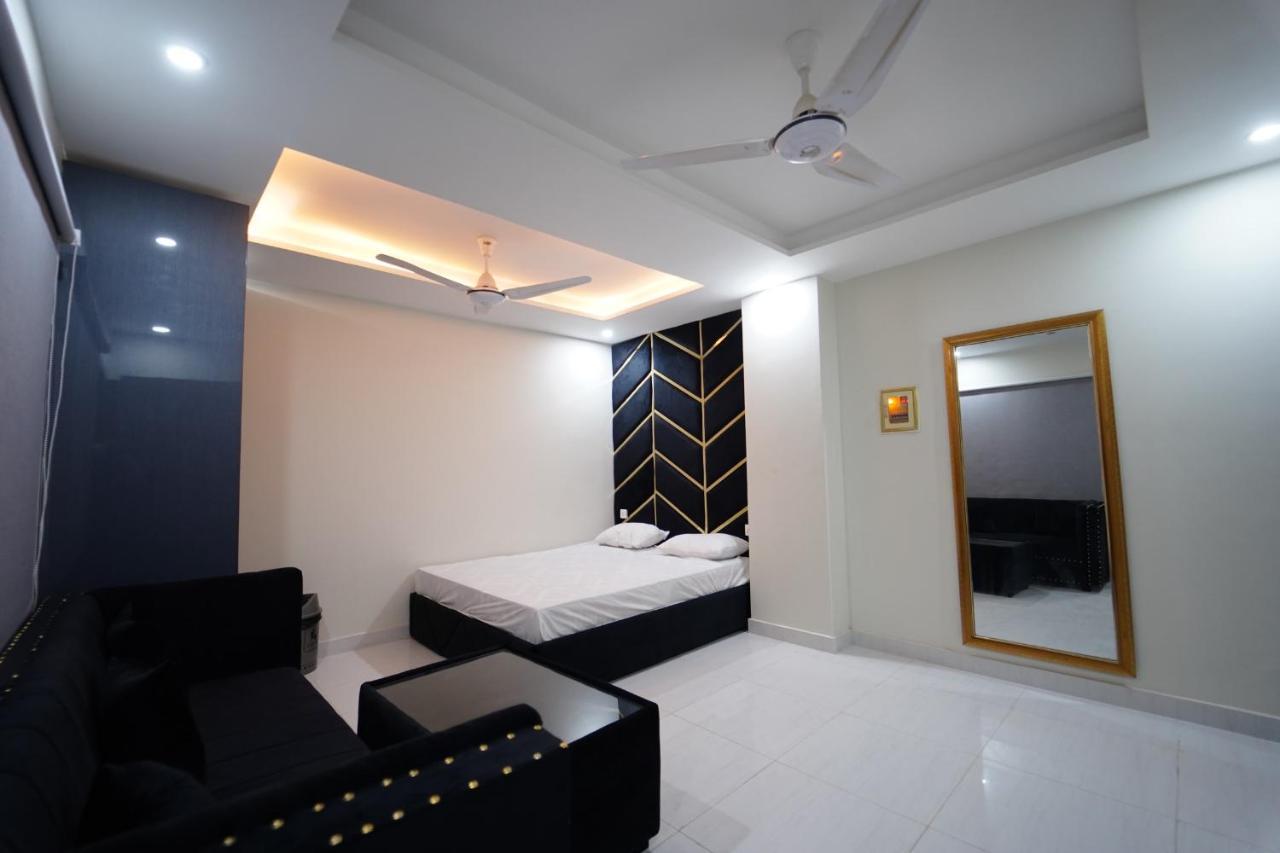 Готель Premier Heights Jhelum Екстер'єр фото