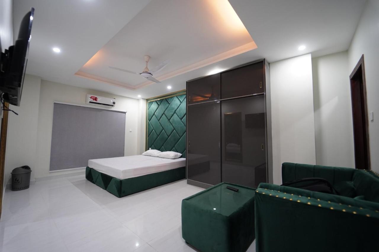 Готель Premier Heights Jhelum Екстер'єр фото