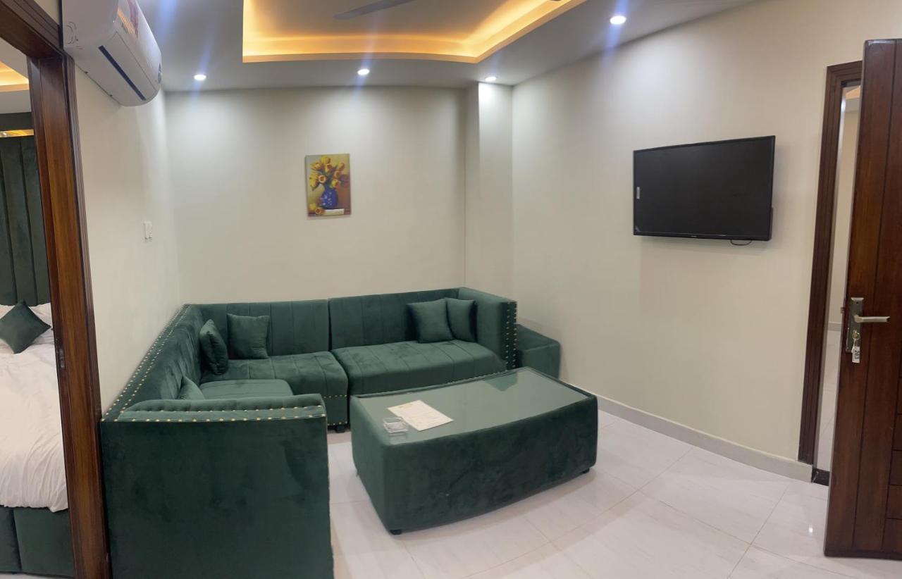 Готель Premier Heights Jhelum Екстер'єр фото
